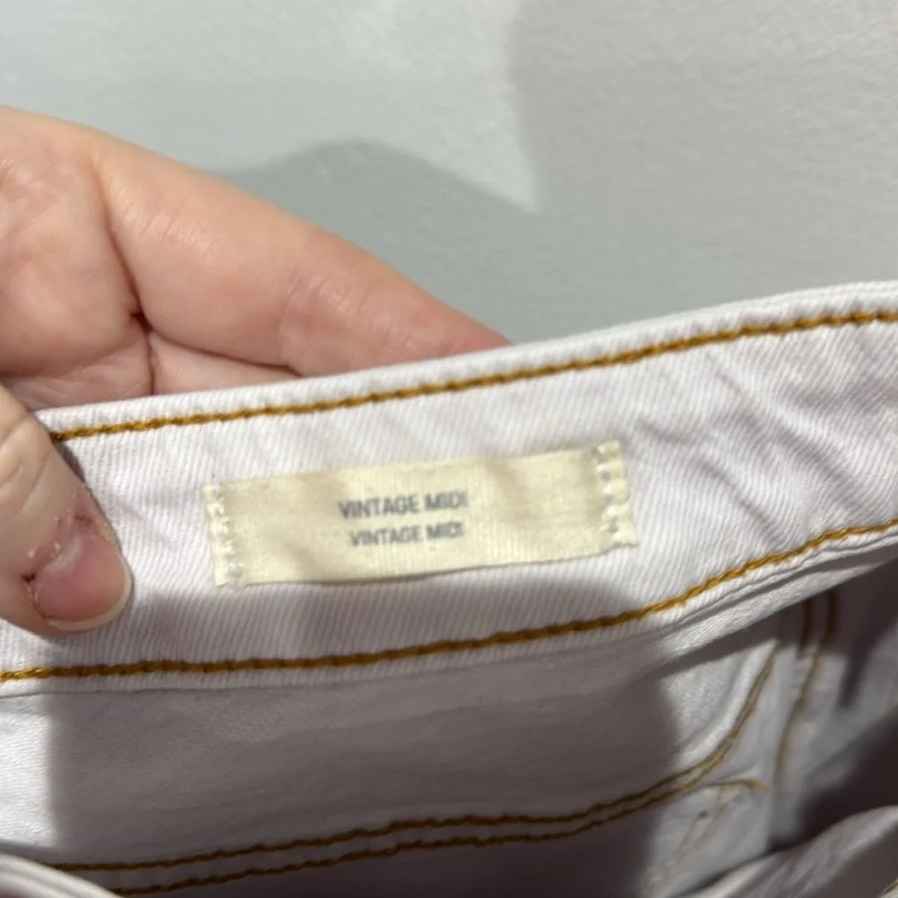 Universal Thread Vintage Jean Shorts High Rise‎ Frayed Cut-Off Hem Cream W 14/32